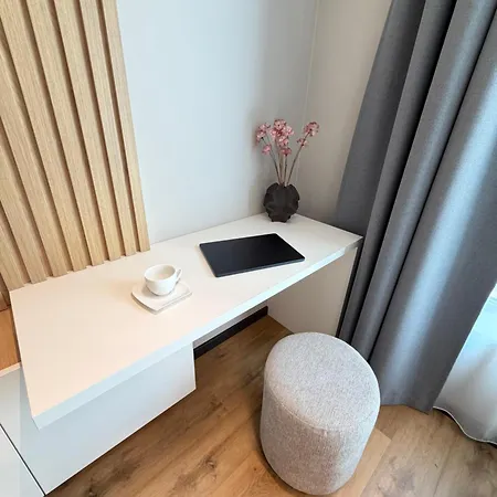 Portofino Cozy Near Metro Working Desk W Wifi 소피아
