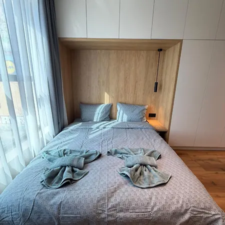 Portofino Cozy Near Metro Working Desk W Wifi Apartman *